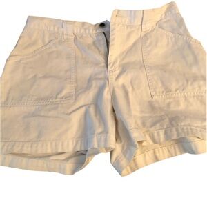 Zena size 12 white denim shorts w/flap back snap pockets front pockets
